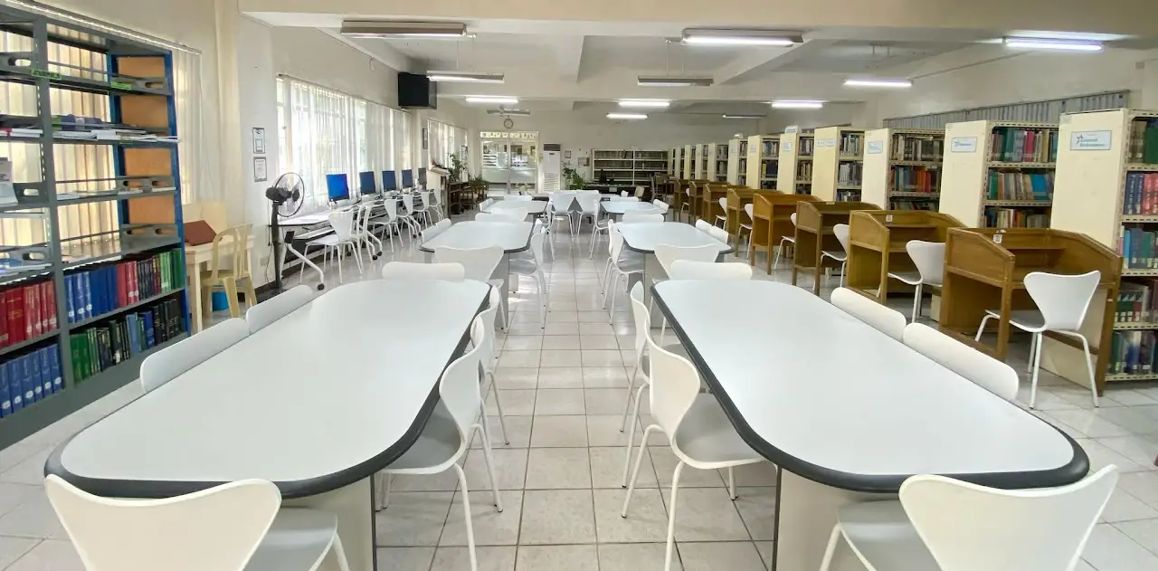 GRADUATE SCHOOL LIBRARY interior